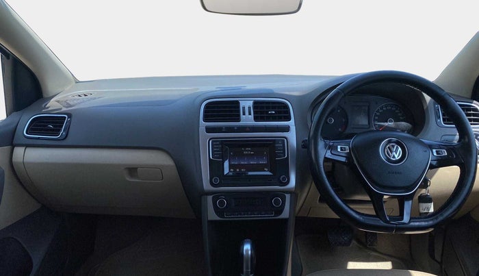 2017 Volkswagen Vento HIGHLINE PLUS 1.5 AT 16 ALLOY, Diesel, Automatic, 96,611 km, Dashboard