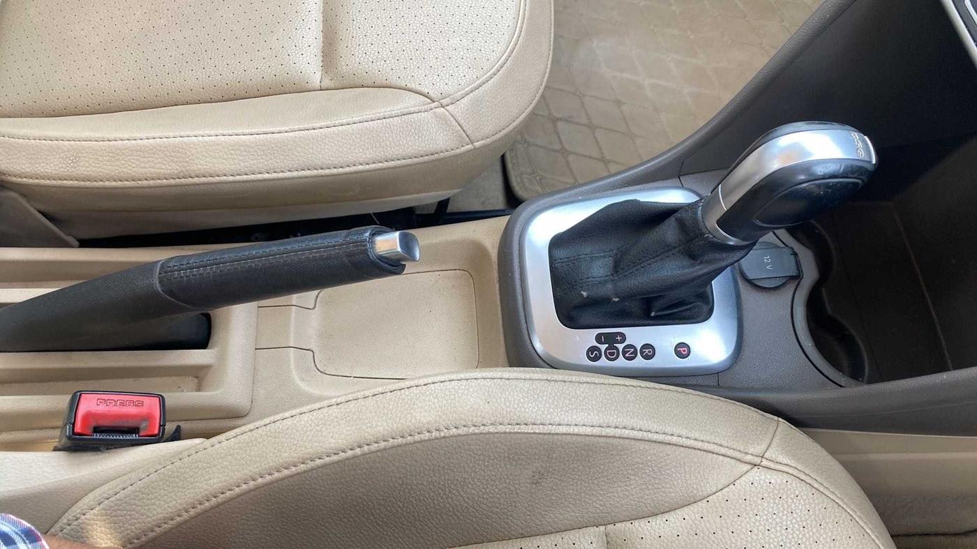 2017 Volkswagen Vento HIGHLINE PLUS 1.5 AT 16 ALLOY, Diesel, Automatic, 96,611 km, Gear Lever