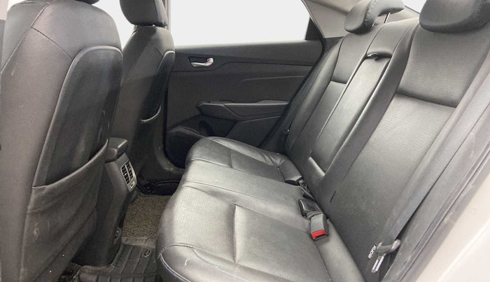 2018 Hyundai Verna 1.6 VTVT SX O, Petrol, Manual, 64,484 km, Right Side Rear Door Cabin