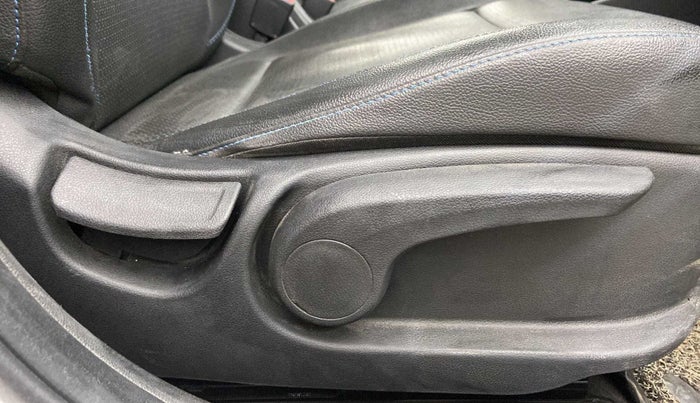 2018 Hyundai Verna 1.6 VTVT SX O, Petrol, Manual, 64,484 km, Driver Side Adjustment Panel