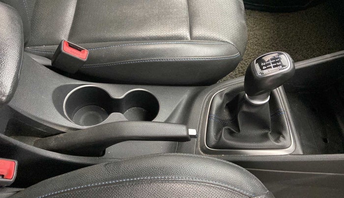 2018 Hyundai Verna 1.6 VTVT SX O, Petrol, Manual, 64,484 km, Gear Lever