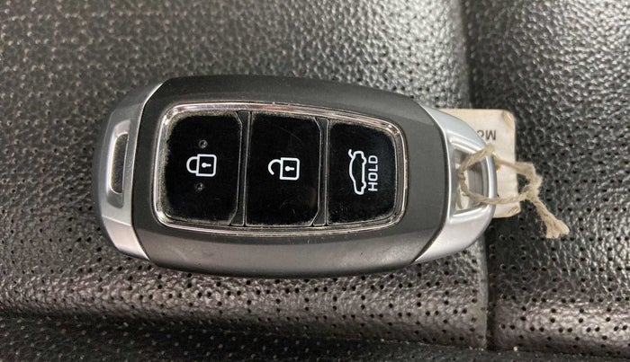 2018 Hyundai Verna 1.6 VTVT SX O, Petrol, Manual, 64,484 km, Key Close Up