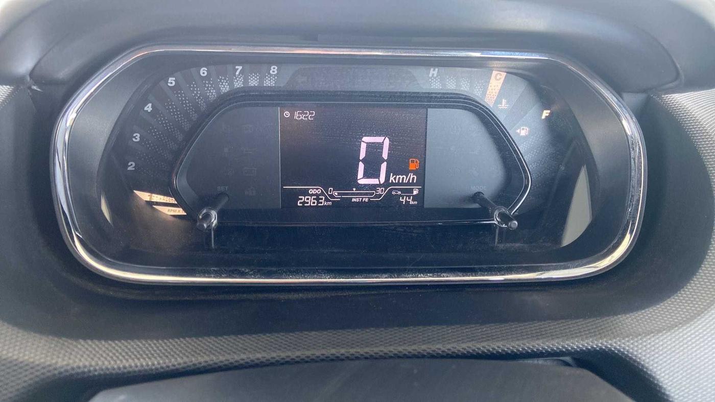 2023 Tata Tiago XT PETROL, Petrol, Manual, 2,951 km, Odometer Image