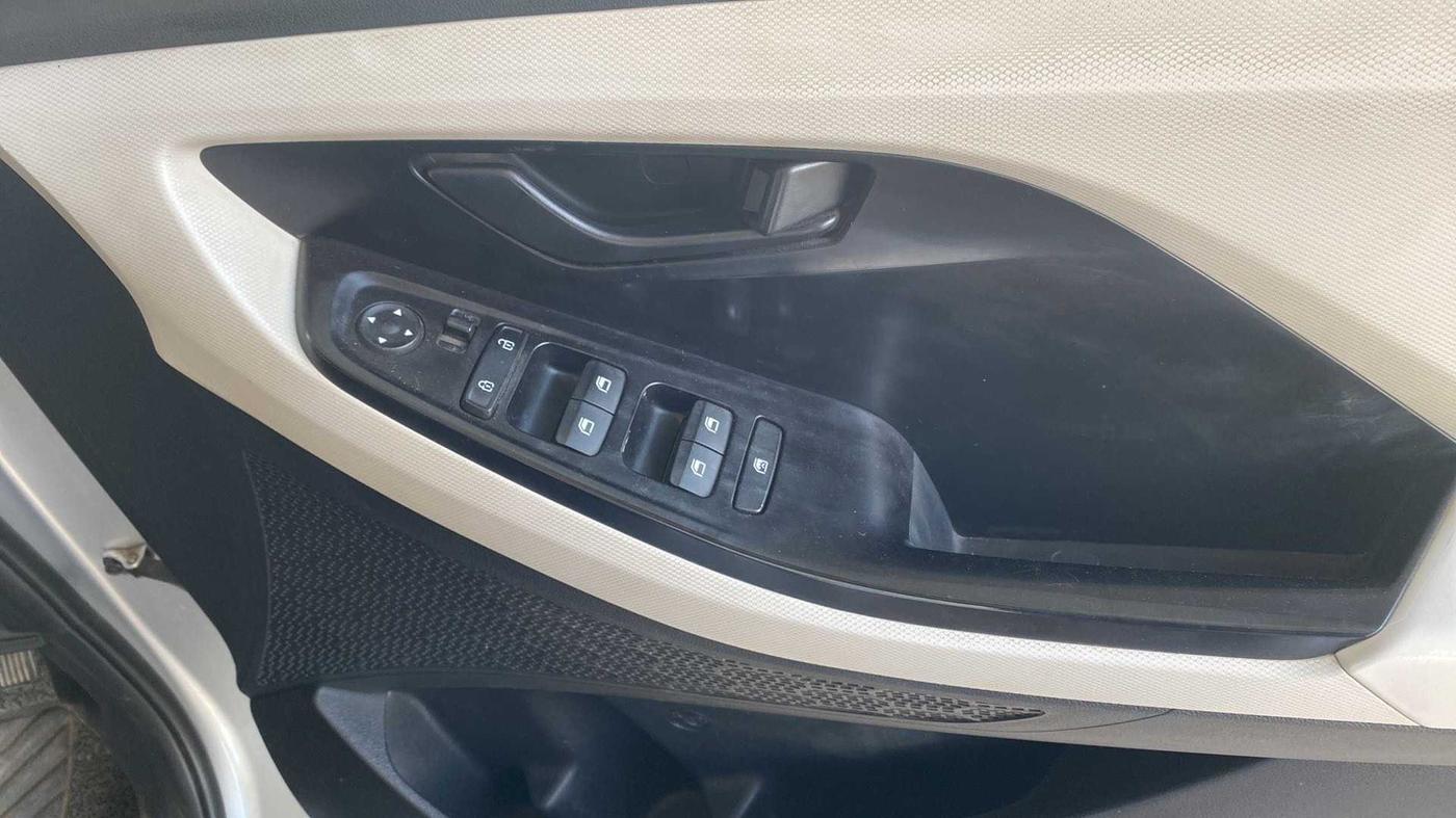 2021 Hyundai Creta EX 1.5 DIESEL, Diesel, Manual, 39,211 km, Driver Side Door Panels Control