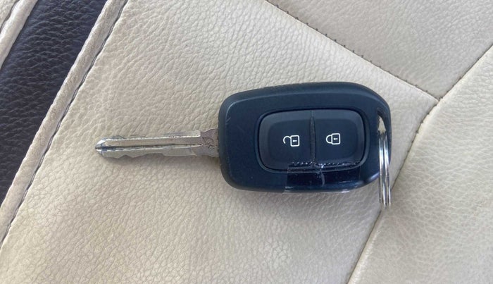 2019 Renault Duster RXS OPT CVT, Petrol, Automatic, 23,298 km, Key Close Up