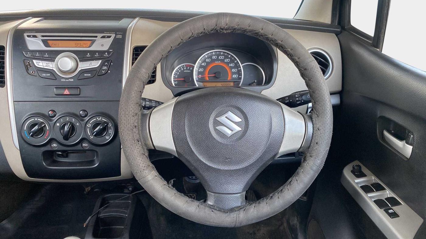 2015 Maruti Wagon R 1.0 VXI, CNG, Manual, 48,903 km, Steering Wheel Close Up