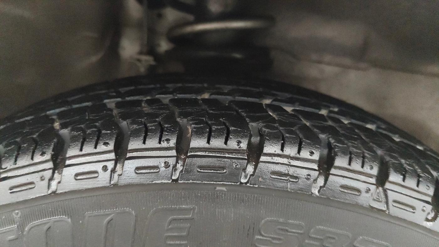 2018 Maruti Alto K10 VXI (O) AMT, Petrol, Automatic, 28,741 km, Right Front Tyre Tread