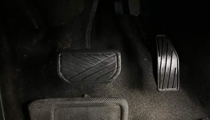 2025 Maruti Swift ZXi AMT, Petrol, Automatic, 11,156 km, Pedals