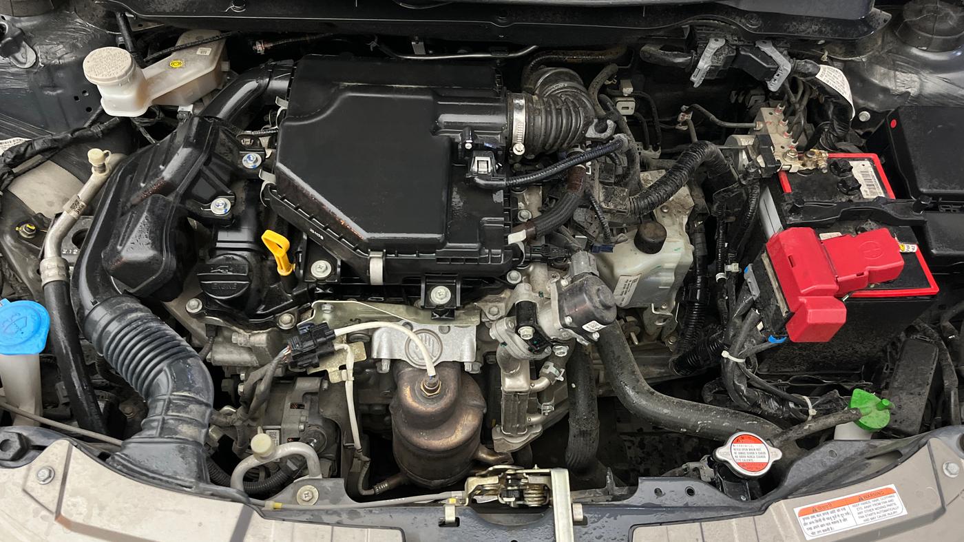 2025 Maruti Swift ZXi AMT, Petrol, Automatic, 11,156 km, Engine View