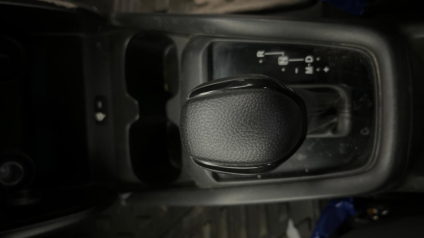 2025 Maruti Swift ZXi AMT, Petrol, Automatic, 11,156 km, Gear Lever