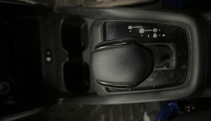 2025 Maruti Swift ZXi AMT, Petrol, Automatic, 11,156 km, Gear Lever