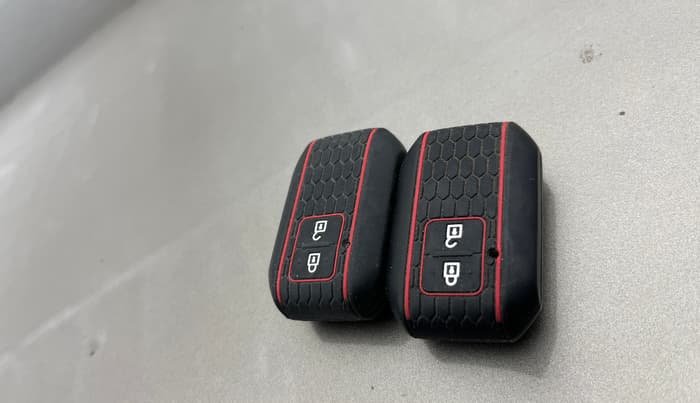 2025 Maruti Swift ZXi AMT, Petrol, Automatic, 11,156 km, Key Close Up