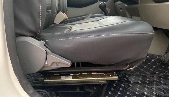 2023 Mahindra Bolero B4, Diesel, Manual, 6,797 km, Driver Side Adjustment Panel