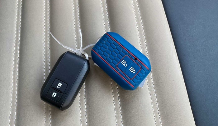 2020 Maruti XL6 ALPHA AT, Petrol, Automatic, 11,429 km, Key Close Up