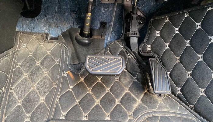 2020 Maruti XL6 ALPHA AT, Petrol, Automatic, 11,429 km, Pedals