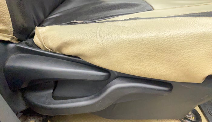 2013 Toyota Etios Liva G, Petrol, Manual, 87,572 km, Driver Side Adjustment Panel