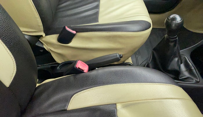 2013 Toyota Etios Liva G, Petrol, Manual, 87,572 km, Gear Lever