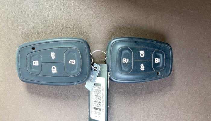 2020 Tata Harrier XZA 2.0L, Diesel, Automatic, 72,315 km, Key Close Up