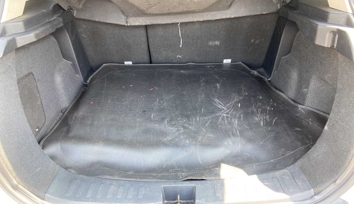 2020 Tata Harrier XZA 2.0L, Diesel, Automatic, 72,315 km, Boot Inside