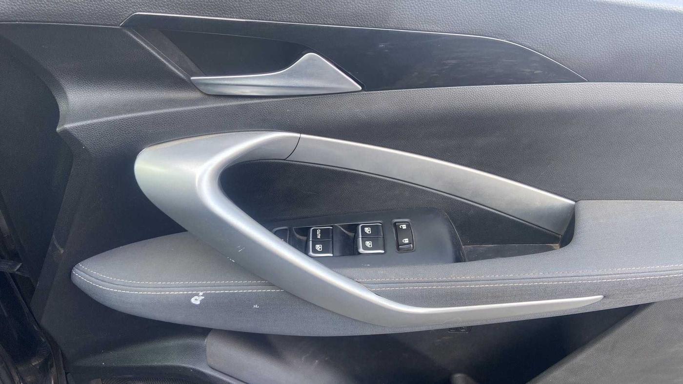 2021 MG HECTOR SUPER 1.5 PETROL, Petrol, Manual, 28,164 km, Driver Side Door Panels Control