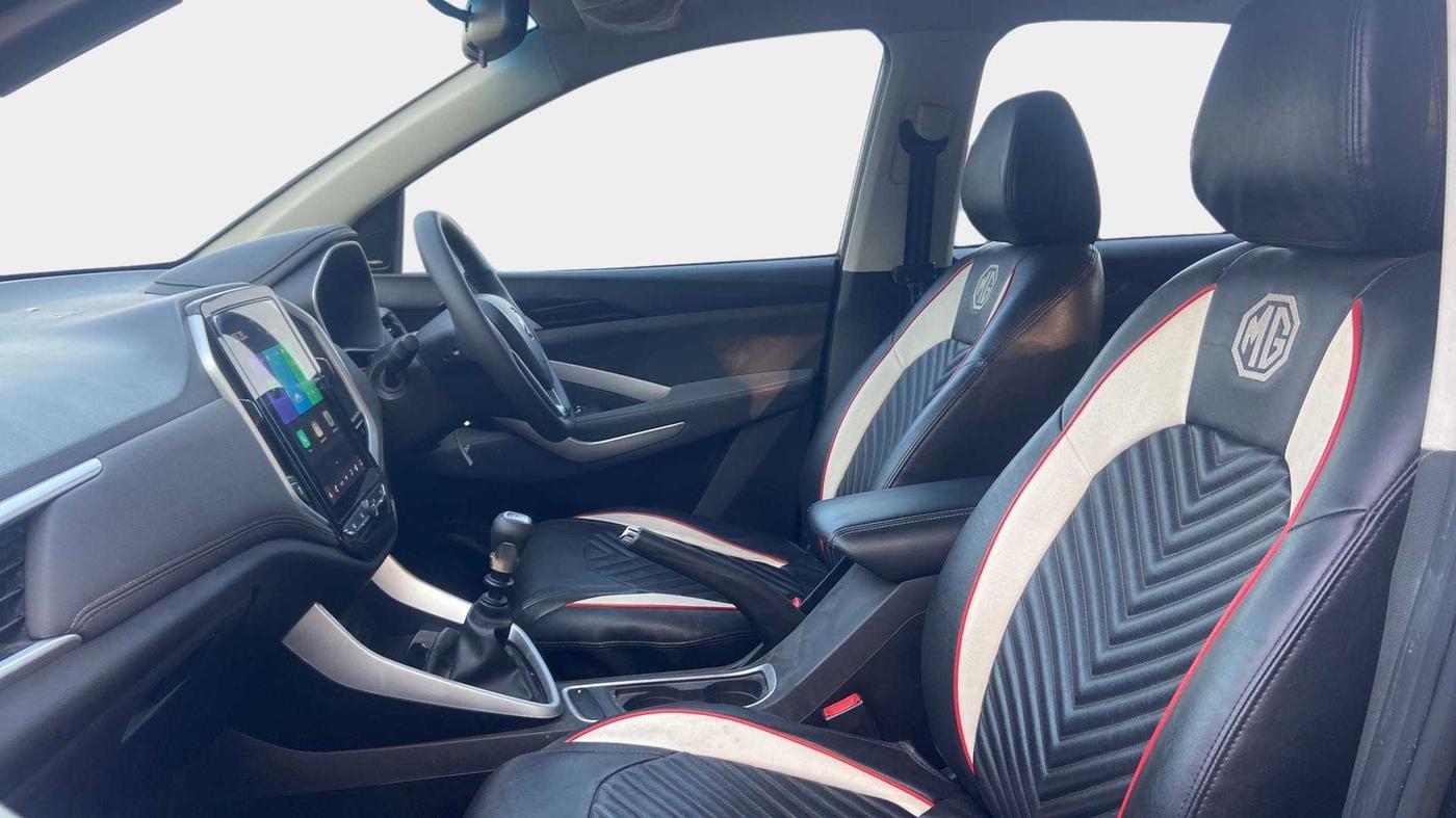 2021 MG HECTOR SUPER 1.5 PETROL, Petrol, Manual, 28,164 km, Right Side Front Door Cabin
