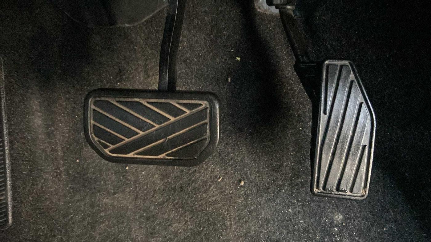 2019 Maruti XL6 ALPHA AT, Petrol, Automatic, 42,393 km, Pedals