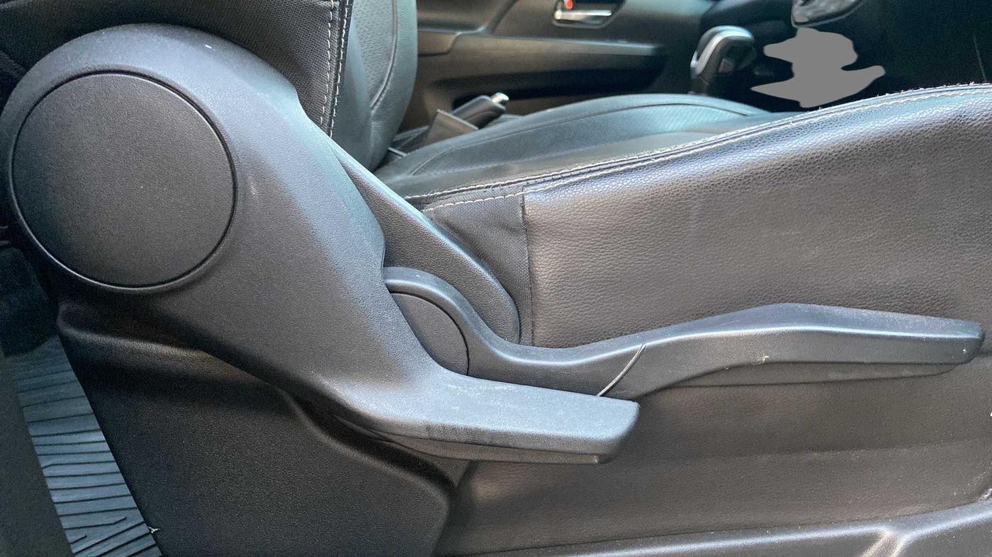 2019 Maruti XL6 ALPHA AT, Petrol, Automatic, 42,393 km, Driver Side Adjustment Panel