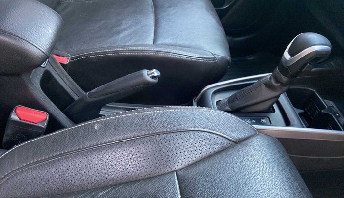 2019 Maruti XL6 ALPHA AT, Petrol, Automatic, 42,393 km, Gear Lever