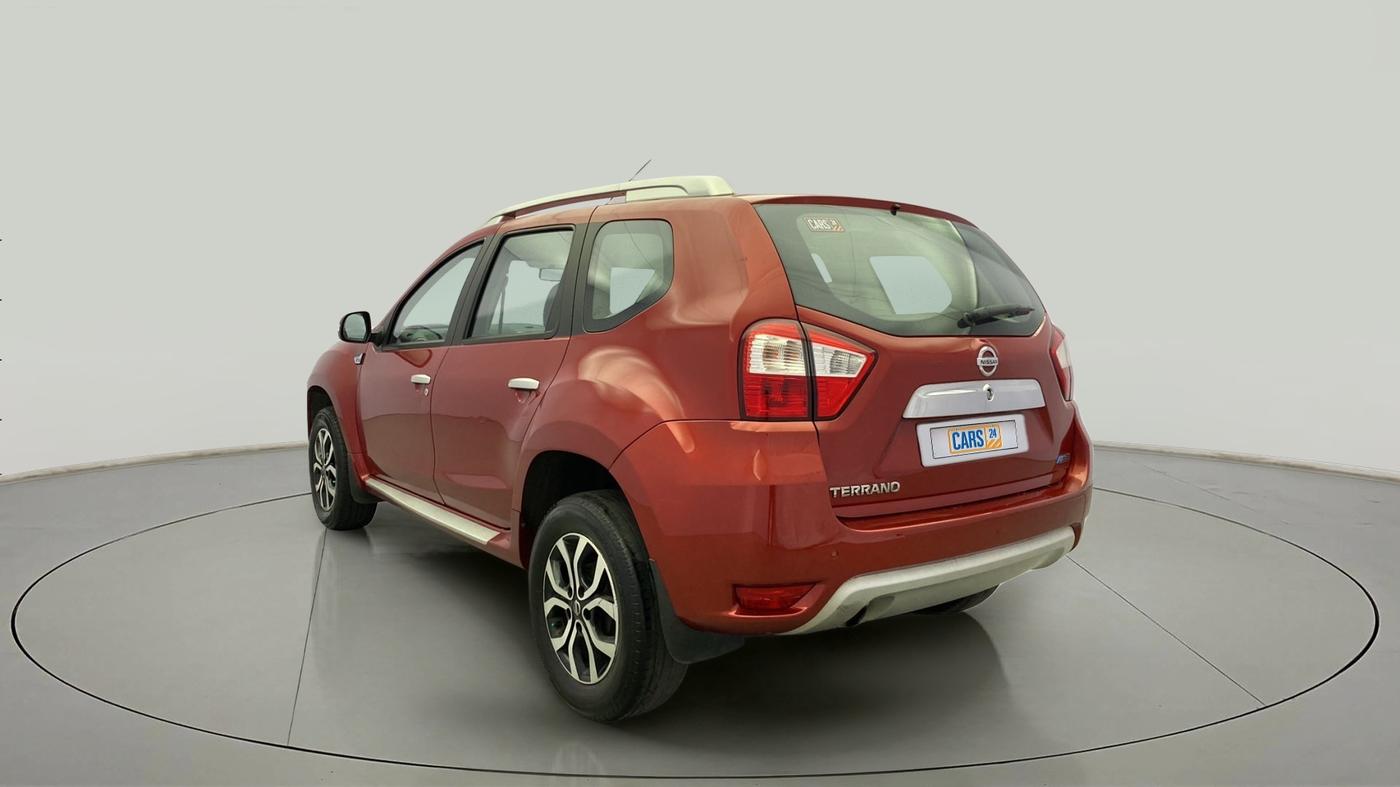 2017 Nissan Terrano XV D THP PREMIUM 110 PS, Diesel, Manual, 1,03,084 km, Left Back Diagonal