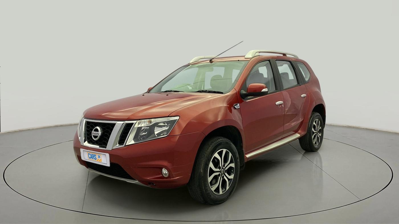 2017 Nissan Terrano XV D THP PREMIUM 110 PS, Diesel, Manual, 1,03,084 km, Left Front Diagonal
