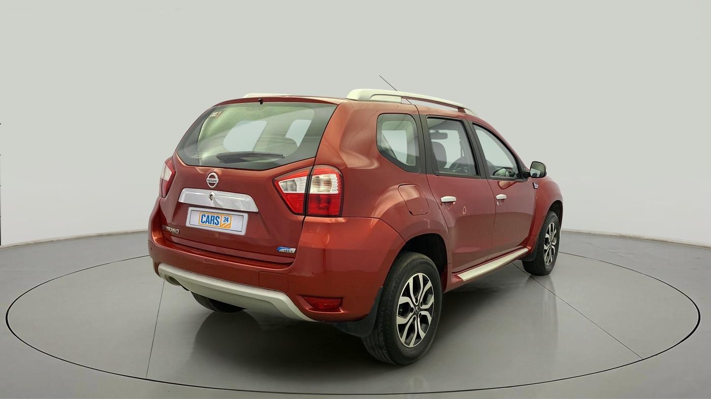 2017 Nissan Terrano XV D THP PREMIUM 110 PS, Diesel, Manual, 1,03,084 km, Right Back Diagonal