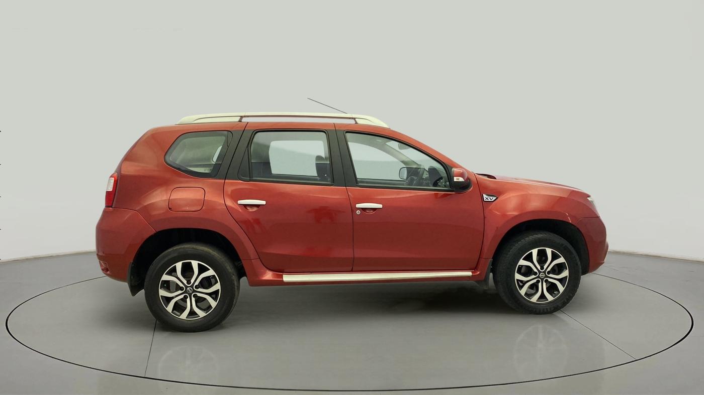 2017 Nissan Terrano XV D THP PREMIUM 110 PS, Diesel, Manual, 1,03,084 km, Right Side View