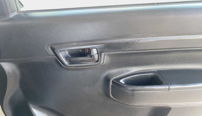 2020 Maruti S PRESSO VXI PLUS AMT, Petrol, Automatic, 32,113 km, Driver Side Door Panels Control