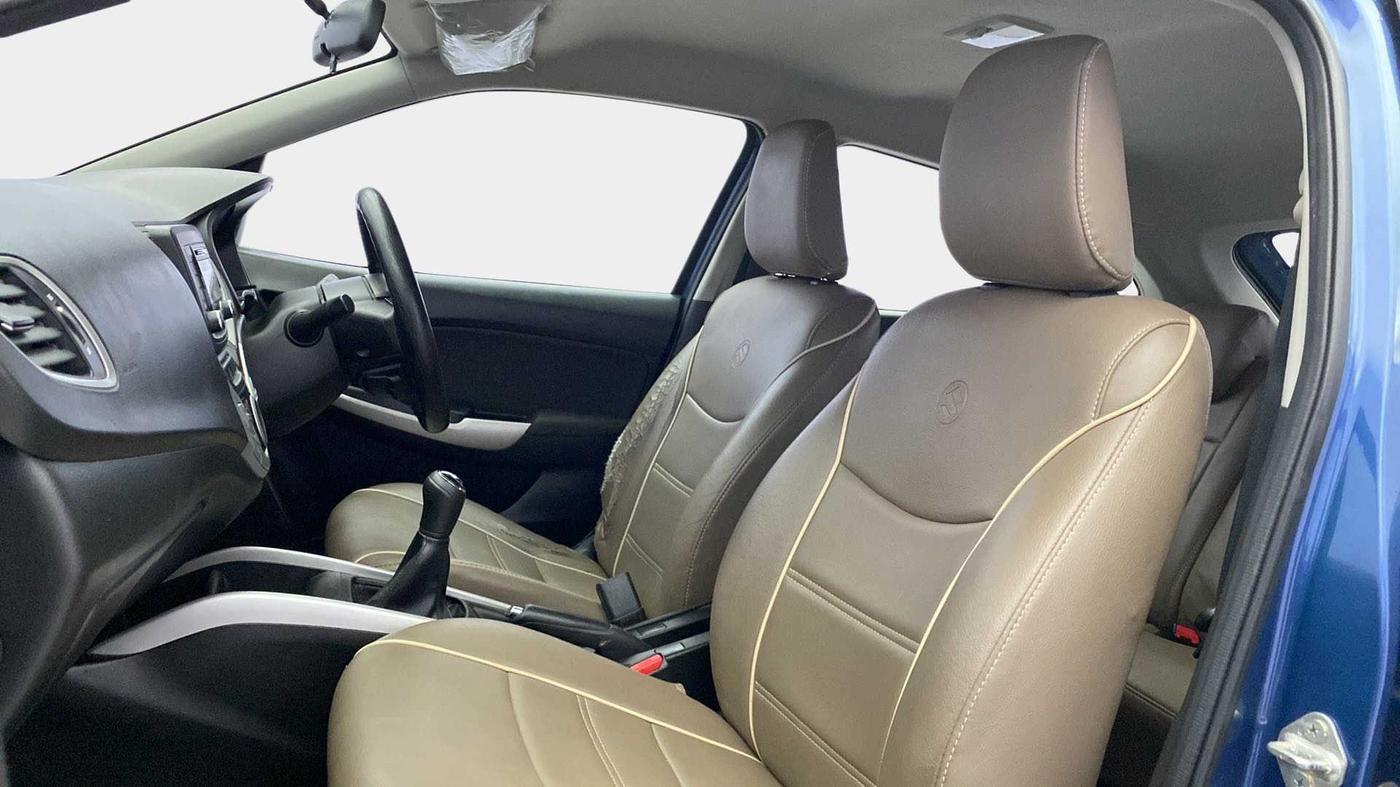 2017 Maruti Baleno DELTA PETROL 1.2, Petrol, Manual, 67,328 km, Right Side Front Door Cabin