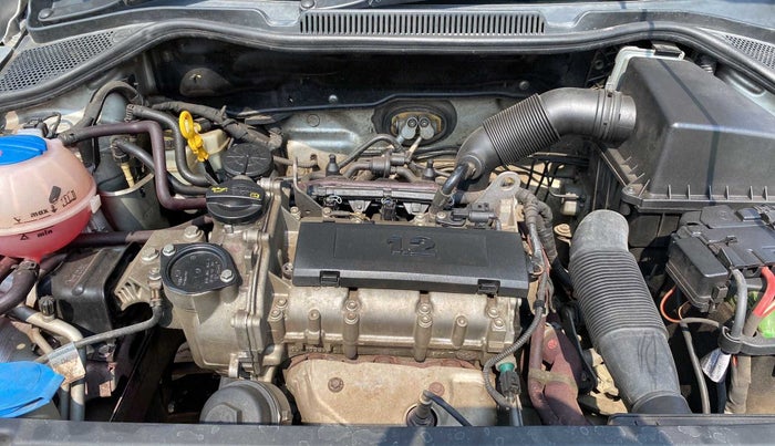 2016 Volkswagen Polo COMFORTLINE 1.2L, Petrol, Manual, 33,463 km, Open Bonet