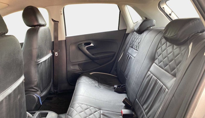 2016 Volkswagen Polo COMFORTLINE 1.2L, Petrol, Manual, 33,463 km, Right Side Rear Door Cabin