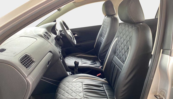 2016 Volkswagen Polo COMFORTLINE 1.2L, Petrol, Manual, 33,463 km, Right Side Front Door Cabin