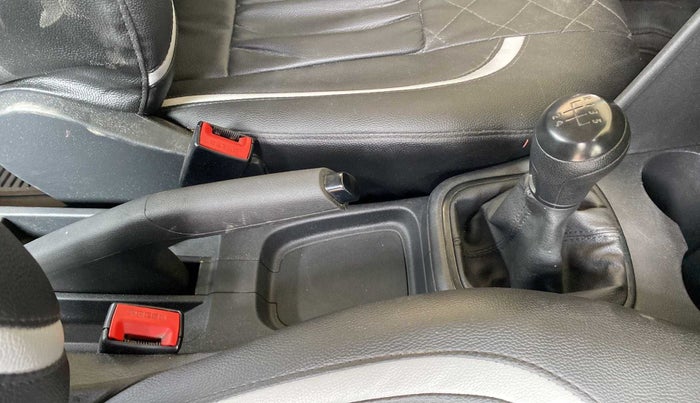 2016 Volkswagen Polo COMFORTLINE 1.2L, Petrol, Manual, 33,463 km, Gear Lever