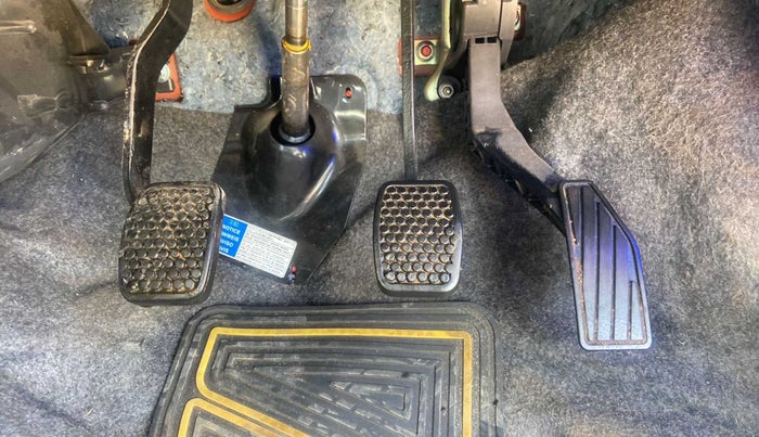 2019 Maruti Alto VXI, Petrol, Manual, 18,611 km, Pedals