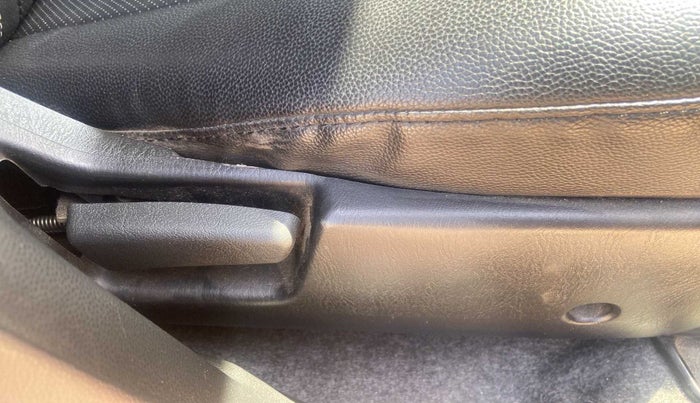 2019 Maruti Alto VXI, Petrol, Manual, 18,611 km, Driver Side Adjustment Panel