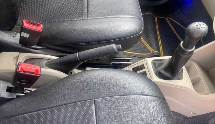 2019 Maruti Alto VXI, Petrol, Manual, 18,611 km, Gear Lever