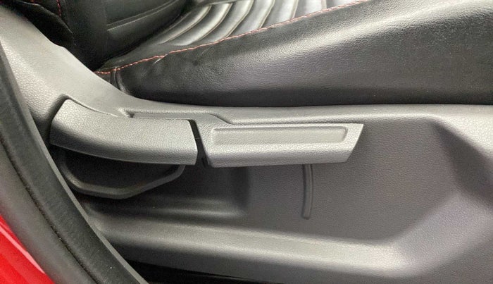 2019 Hyundai GRAND I10 NIOS SPORTZ AMT 1.2 KAPPA VTVT, Petrol, Automatic, 52,699 km, Driver Side Adjustment Panel