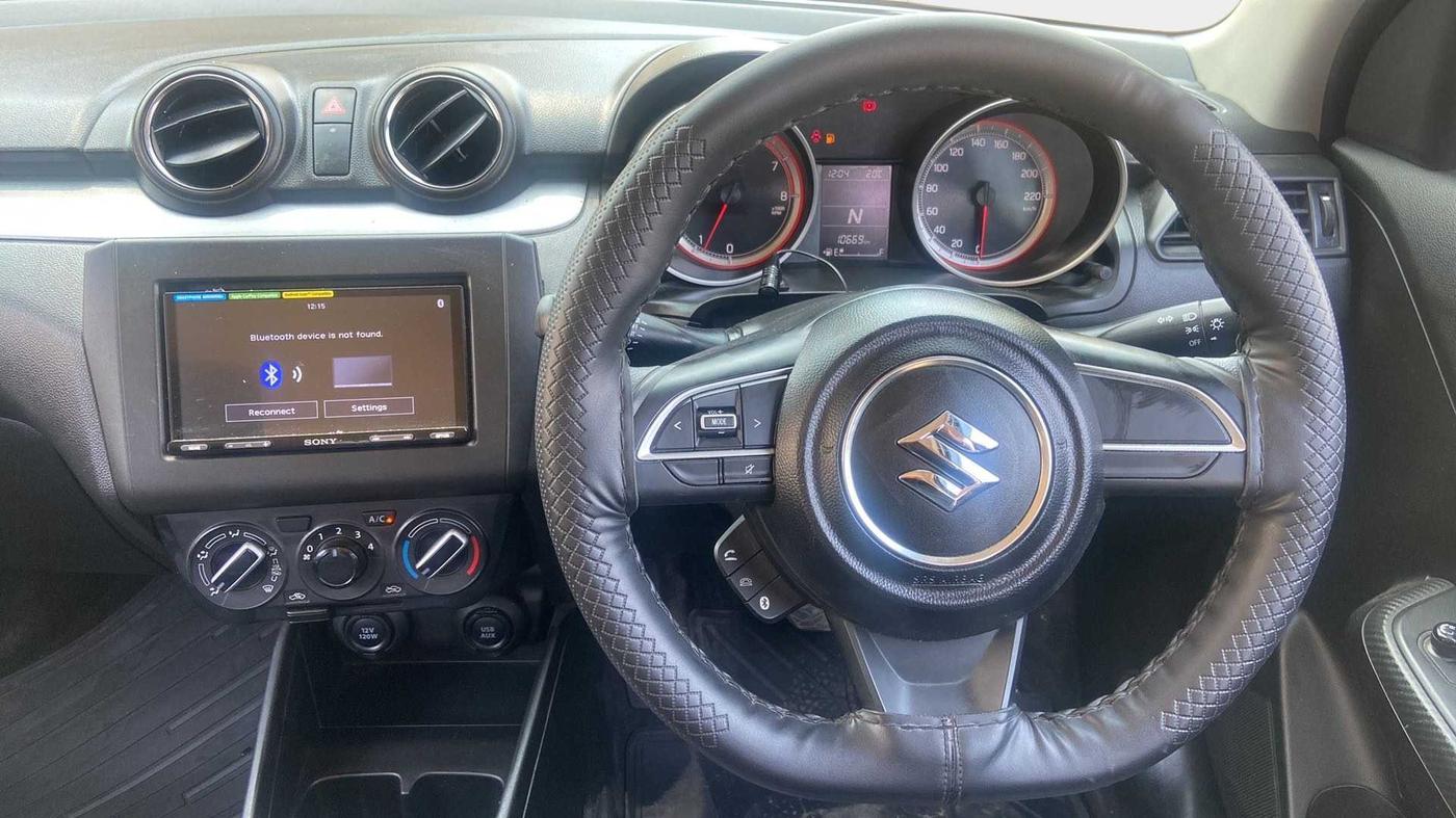 2021 Maruti Swift VXI AMT, Petrol, Automatic, 10,668 km, Steering Wheel Close Up