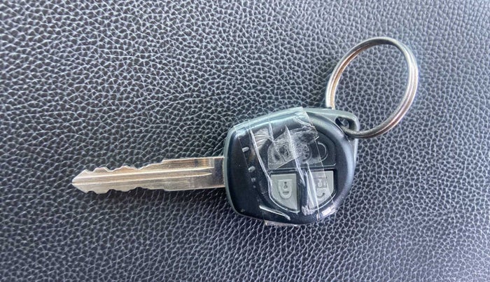 2021 Maruti Swift VXI AMT, Petrol, Automatic, 10,668 km, Key Close Up