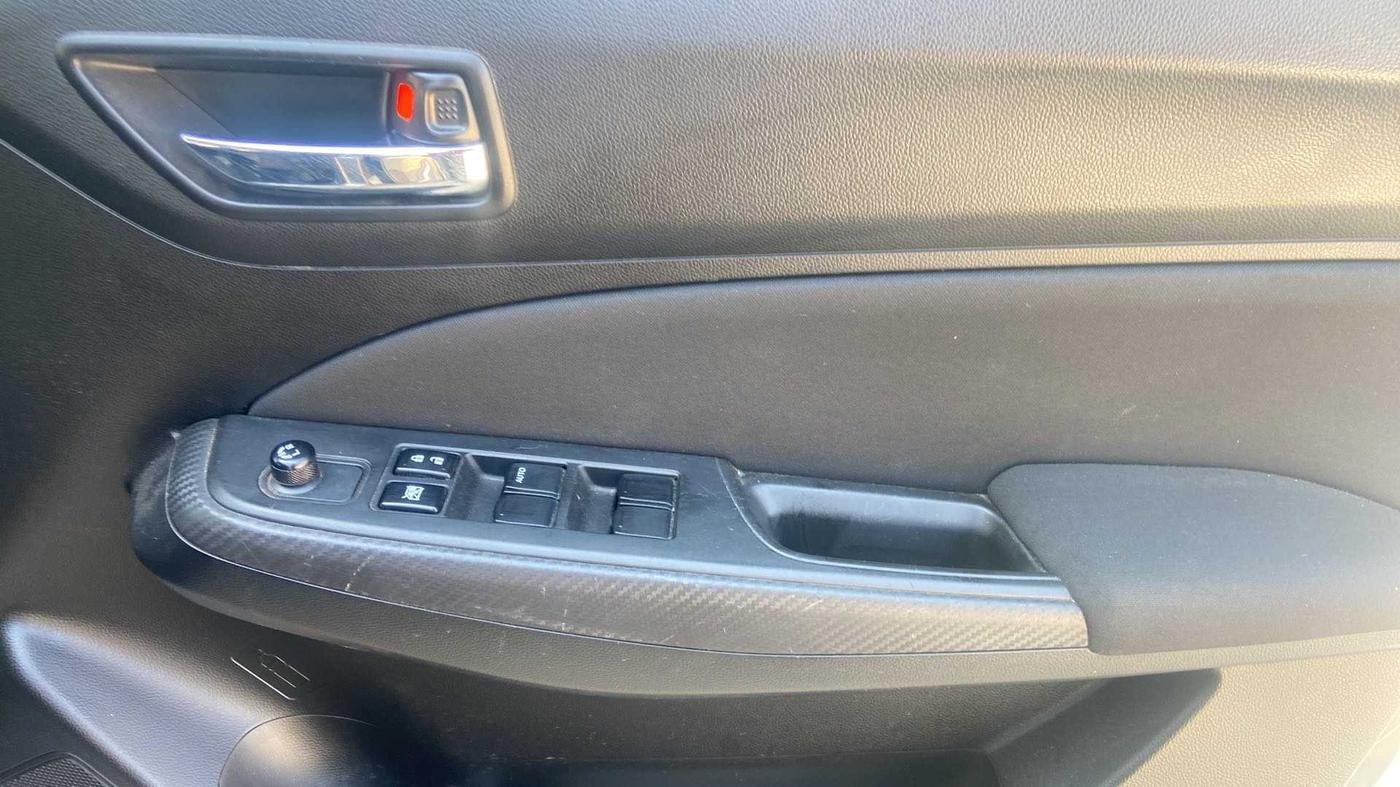 2021 Maruti Swift VXI AMT, Petrol, Automatic, 10,668 km, Driver Side Door Panels Control
