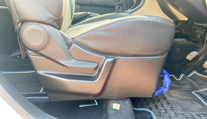 2022 Maruti New Wagon-R VXI 1.0, Petrol, Manual, 11,465 km, Driver Side Adjustment Panel