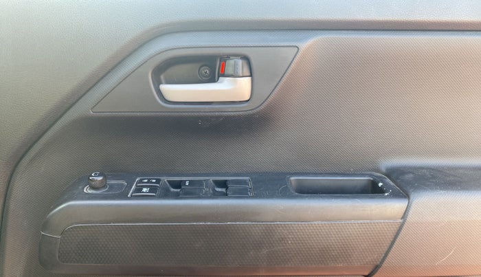 2022 Maruti New Wagon-R VXI 1.0, Petrol, Manual, 11,465 km, Driver Side Door Panels Control