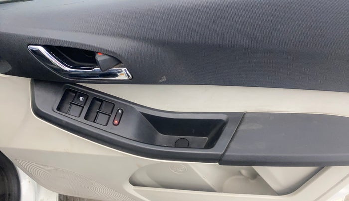2022 Tata Tiago XZA PLUS DUAL TONE PETROL, Petrol, Automatic, 24,930 km, Driver Side Door Panels Control