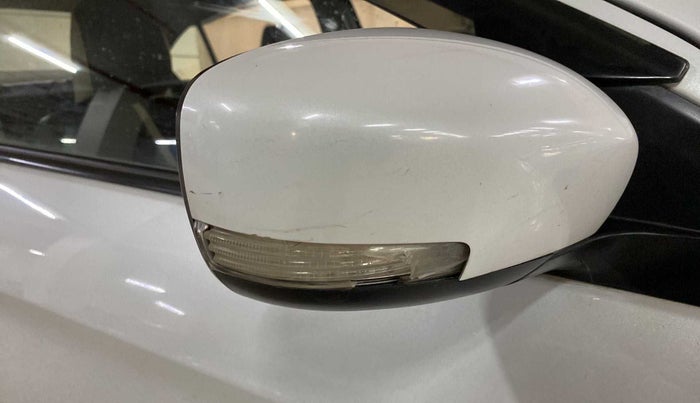 2018 Maruti Ciaz DELTA 1.4 MT PETROL, Petrol, Manual, 42,129 km, Right rear-view mirror - Indicator light has minor damage