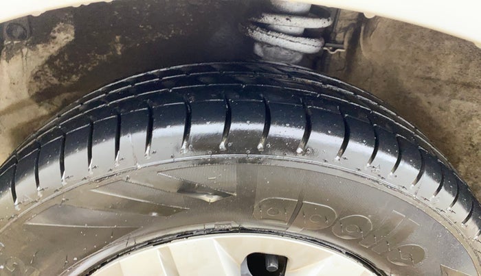 2018 Maruti Alto 800 LXI, Petrol, Manual, 37,168 km, Left Front Tyre Tread